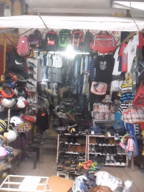 Gian hàng tạp hóa nhỏ của con dâu NS Trần Hạnh .