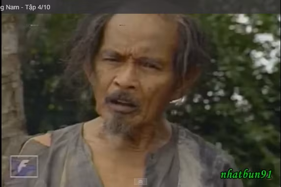 Ông Ba Ngù sống đơn độc 1 mình trong 1 căn chòi trên sông. Ông Ba Ngù sống đơn độc 1 mình trong 1 căn chòi trên sông.