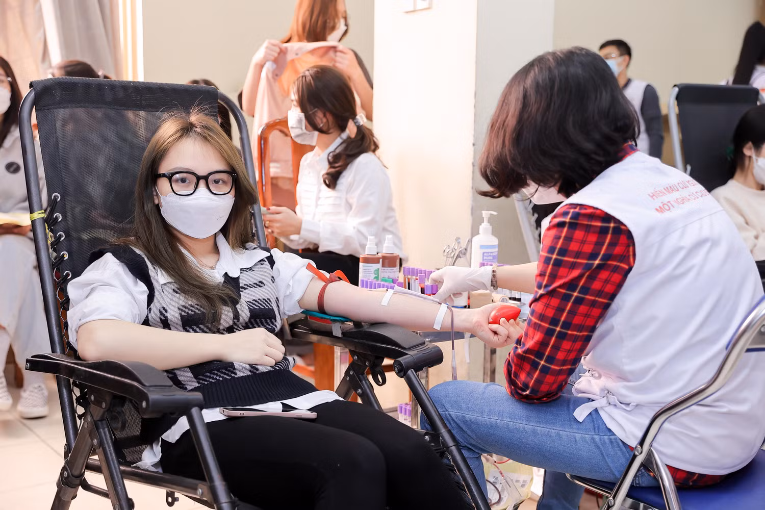 Dù dịch bệnh vẫn có những diễn biến phức tạp nhưng nhà trường vẫn quyết tâm thực hiện chương trình ý nghĩa, lan tỏa yêu thương. (Ảnh: NTCC) Dù dịch bệnh vẫn có những diễn biến phức tạp nhưng nhà trường vẫn quyết tâm thực hiện chương trình ý nghĩa, lan tỏa yêu thương. (Ảnh: NTCC)