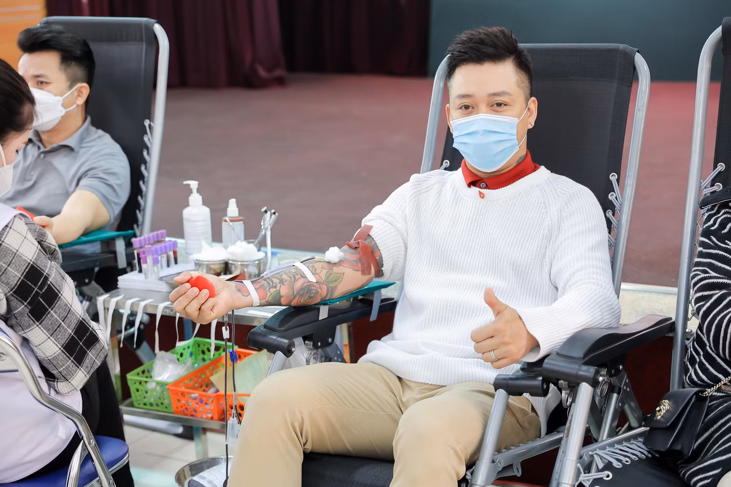 Ca sĩ Tuấn Hưng gửi tới mọi người thông điệp yêu thương, chia sẻ. (Ảnh: NTCC) Ca sĩ Tuấn Hưng gửi tới mọi người thông điệp yêu thương, chia sẻ. (Ảnh: NTCC)