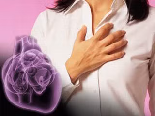 Ngoài ra, mất ngủ còn liên quan đến trầm cảm, lo âu cũng như tăng khả năng bệnh huyết áp, bệnh tim và tiểu đường loại hai. Tai nạn giao thông do điều khiển xe trong tình trạng buồn ngủ gây nên làm 1.500 người chết và hơn 40.000 bị thương mỗi năm (kết quả thống kê của Cục Quản lý An toàn Xa lộ Giao thông Quốc Gia).