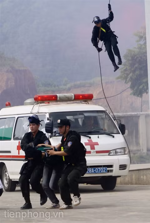 Bọn khủng bố bị hạ gục..