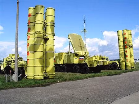 Hệ thống tên lửa phòng không hiện đại S-400 của Nga Hệ thống tên lửa phòng không hiện đại S-400 của Nga