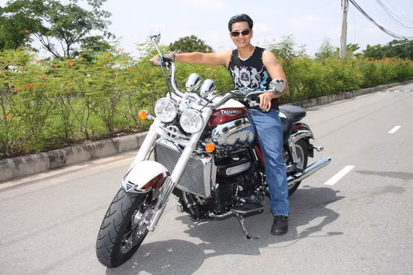 Triumth rocket III 2.300cc