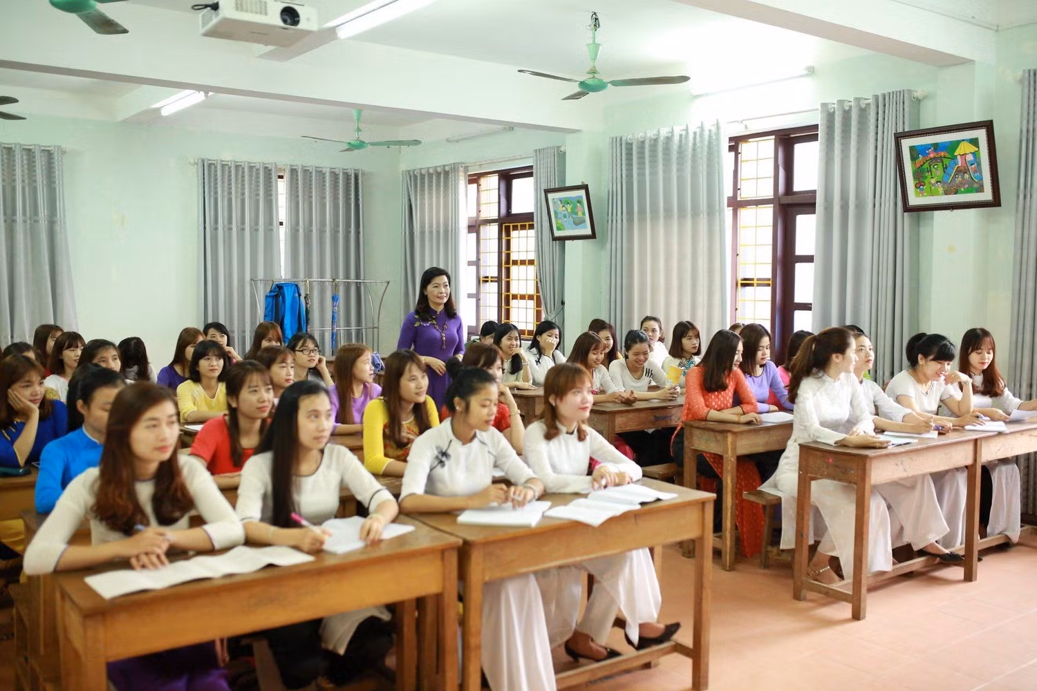 Trình độ chuẩn của giảng viên trường cao đẳng sư phạm thực hiện theo quy định của Luật Giáo dục, Luật Giáo dục nghề nghiệp. Ảnh minh hoạ