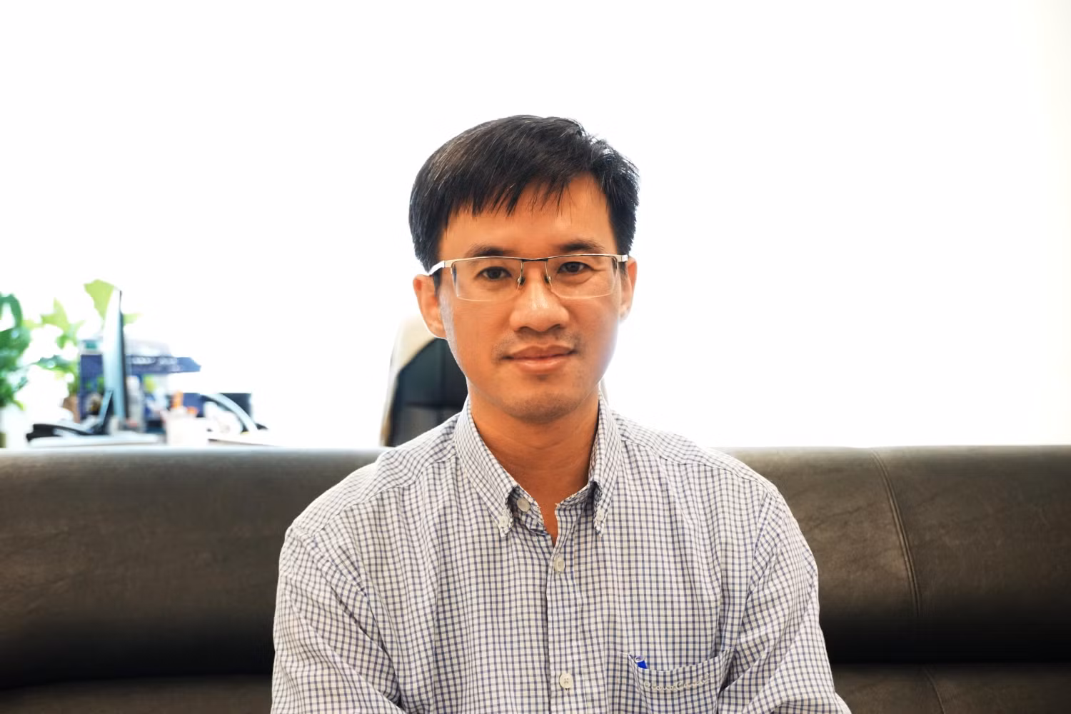 Phó Giáo sư Nguyễn Hải Đăng chia sẻ mong muốn làm cầu nối giữa ngành hóa học và ngành sinh học. (Ảnh: Nguyên Phương) Phó Giáo sư Nguyễn Hải Đăng chia sẻ mong muốn làm cầu nối giữa ngành hóa học và ngành sinh học. (Ảnh: Nguyên Phương)