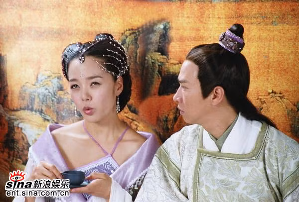 Tuy nhiên, sau khi trải qua nhiều vui buồn bên nhau, hai người dần phát hiện tình cảm dành cho đối phương. Tuy nhiên, sau khi trải qua nhiều vui buồn bên nhau, hai người dần phát hiện tình cảm dành cho đối phương.