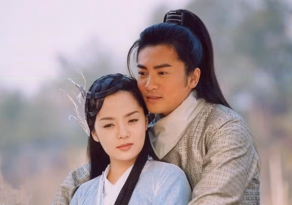 Tô Hữu Bằng vào vai Dương Tứ Lang, con trai của tướng quân Dương Nghiệp danh tiếng lừng lẫy. Tứ Lang đem lòng yêu Phan Ngữ Yên (Chae Rim) nhưng thật trớ trêu cha của cô – Phan Nhân Mỹ rất ghen ghét gia đình họ Dương. Không chỉ có vậy, sau này Tứ Lang còn liên quan tới cái chết của anh trai Ngữ Yên và điều này càng khiến cha cô thù hận gia đình anh. Tô Hữu Bằng vào vai Dương Tứ Lang, con trai của tướng quân Dương Nghiệp danh tiếng lừng lẫy. Tứ Lang đem lòng yêu Phan Ngữ Yên (Chae Rim) nhưng thật trớ trêu cha của cô – Phan Nhân Mỹ rất ghen ghét gia đình họ Dương. Không chỉ có vậy, sau này Tứ Lang còn liên quan tới cái chết của anh trai Ngữ Yên và điều này càng khiến cha cô thù hận gia đình anh.