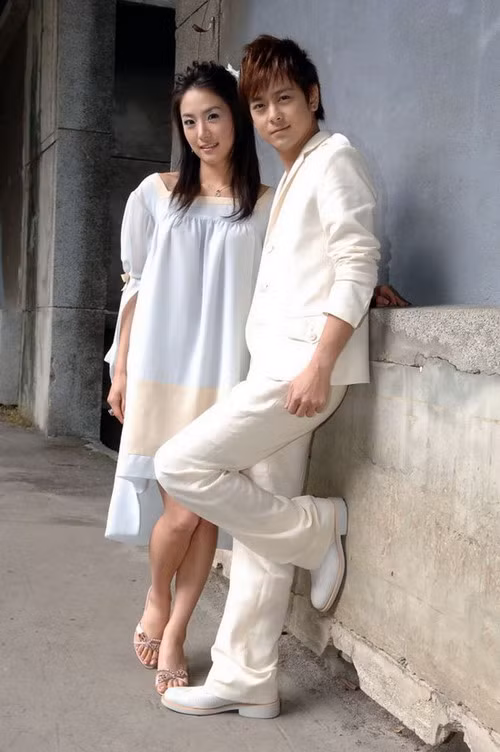 Hạ Chi Tinh (Yoo Ha Na) sống bằng các trò lừa bịp, nhưng lại là người rất coi trọng tình cảm. Chi Tinh đã tình nguyện đi tù thay cho bạn trai Thập Tam và khi ra trại cô hết sức đau đớn khi biết rằng anh đã có người phụ nữ khác.