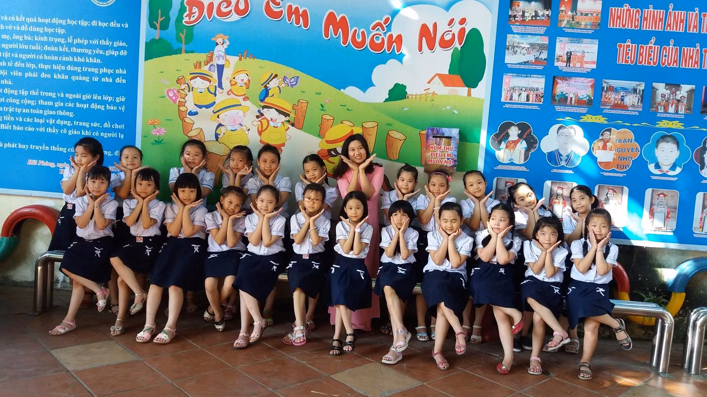 Cô giáo Nguyễn Thị Phượng từng có ý định bỏ nghề dạy học vì lương thấp (Ảnh: LT)