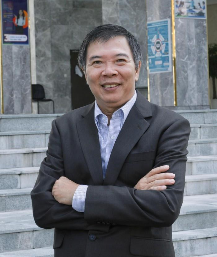 Phó Giáo sư, Tiến sĩ Nguyễn Kim Hồng – nguyên Hiệu trưởng Trường Đại học Sư phạm Thành phố Hồ Chí Minh. (Ảnh: NVCC) Phó Giáo sư, Tiến sĩ Nguyễn Kim Hồng – nguyên Hiệu trưởng Trường Đại học Sư phạm Thành phố Hồ Chí Minh. (Ảnh: NVCC)