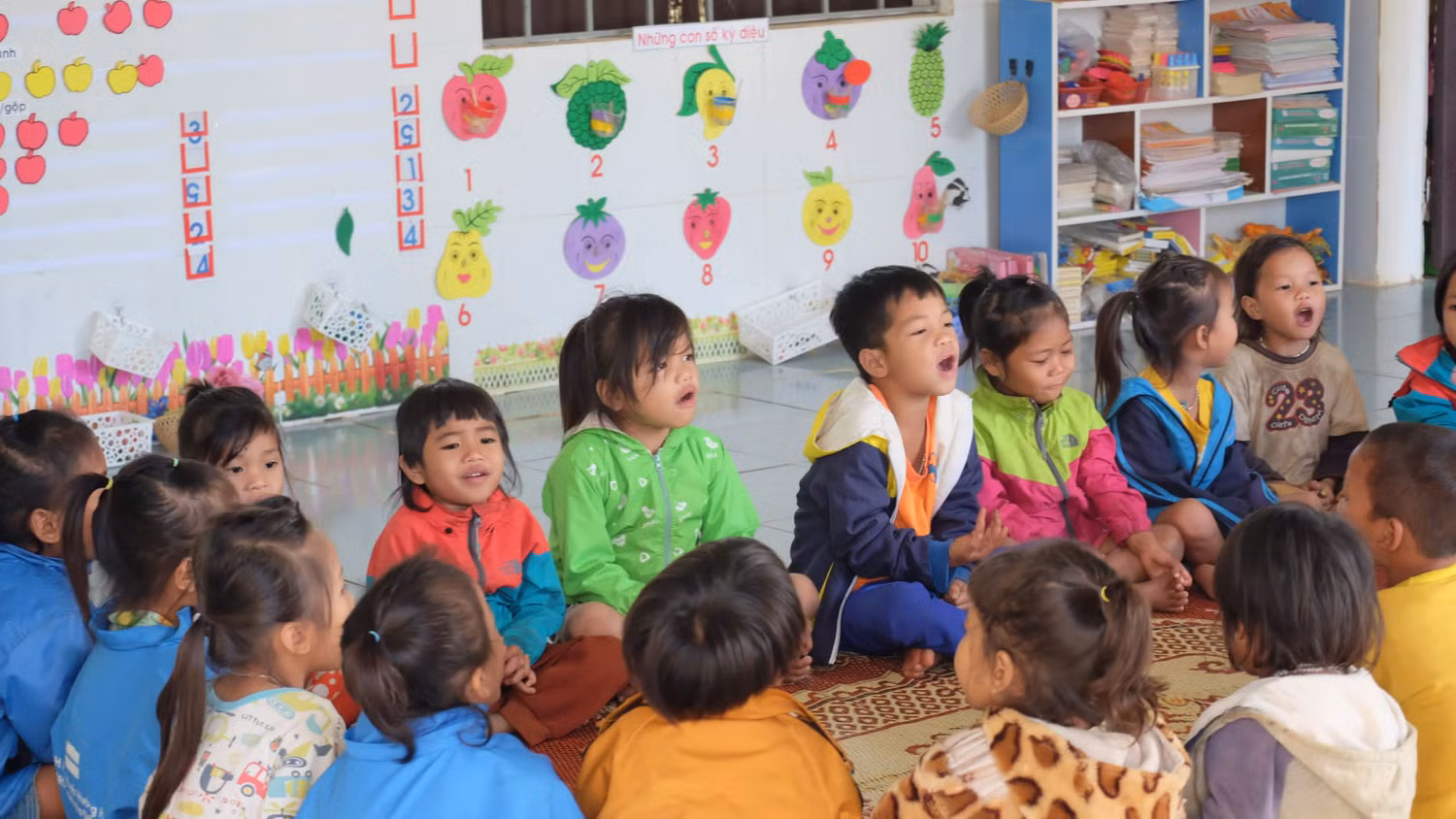 Lớp mầm non trong điểm trường ở Măng Sông.