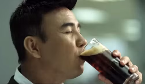 Cà phê là để tận hưởng cuộc sống rộn ràng.
