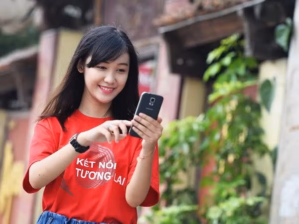 3G đã trở thành một dịch vụ viễn thông cơ bản và được các nhà mạng lớn mở mặc định cho khách hàng. (Ảnh: Hà Nguyễn) 3G đã trở thành một dịch vụ viễn thông cơ bản và được các nhà mạng lớn mở mặc định cho khách hàng. (Ảnh: Hà Nguyễn)
