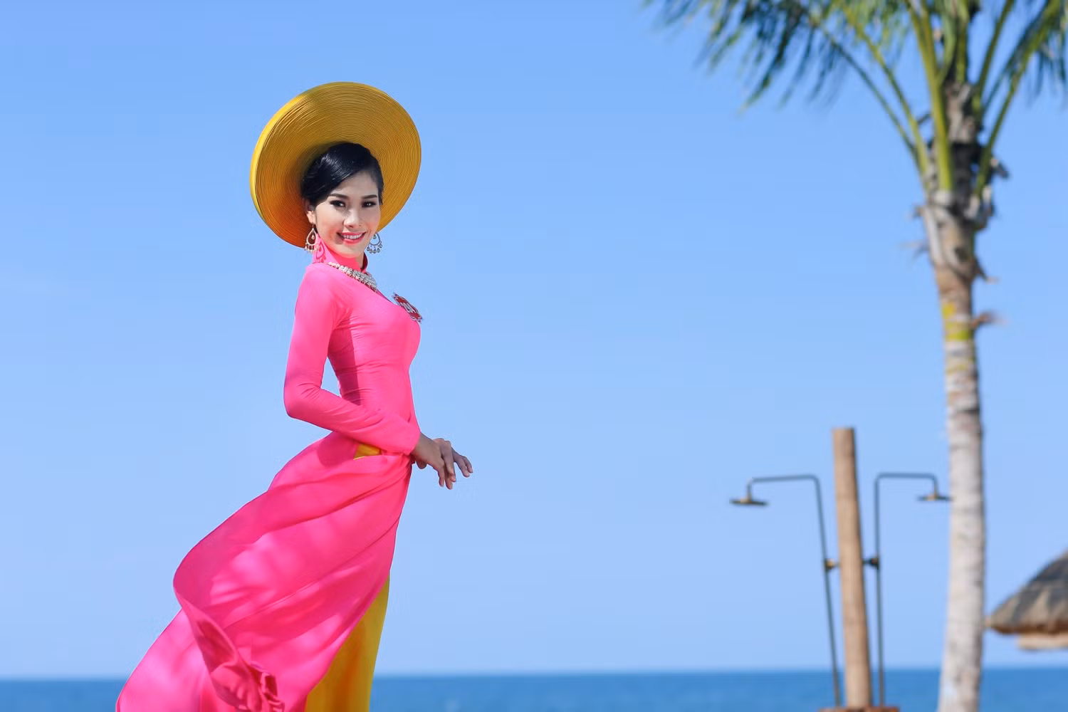Theo đạo diễn Phạm Hoàng Nam, sân khấu đêm chung kết sẽ là một Phú Quốc thu nhỏ có biển xanh, cát trắng, rừng xanh, thác nước…