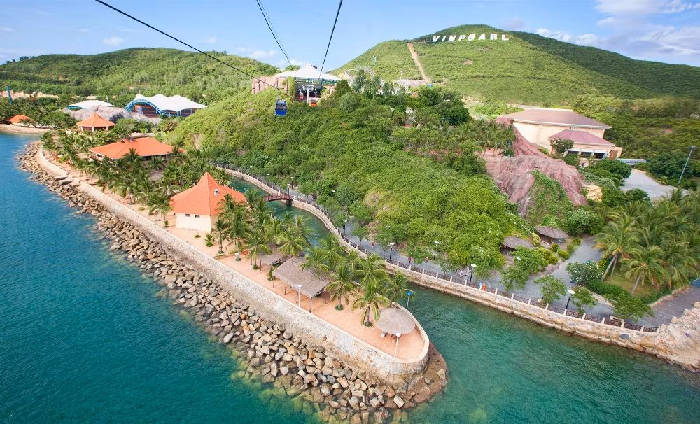 Vinpearl Nha Trang nhìn từ trên cao.