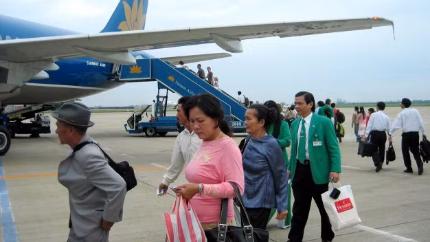 Các hãng hàng không tăng thêm cả nghìn chuyến bay dịp Tết (ảnh Tuổi trẻ). Các hãng hàng không tăng thêm cả nghìn chuyến bay dịp Tết (ảnh Tuổi trẻ).