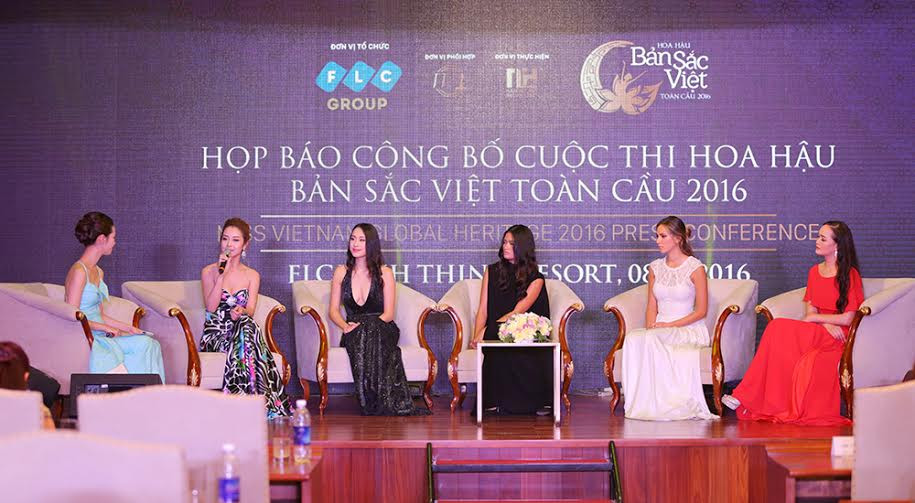 Các hoa hậu quốc tế giao lưu, chia sẻ tại buổi họp báo.