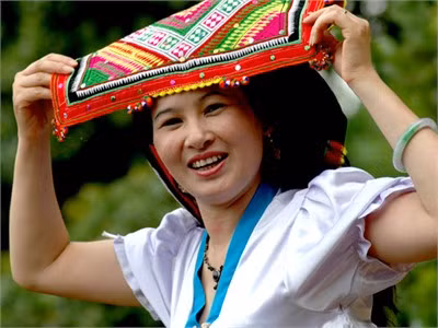 Chiếc khăn Piêu- biểu tượng văn hóa của dân tộc Thái
