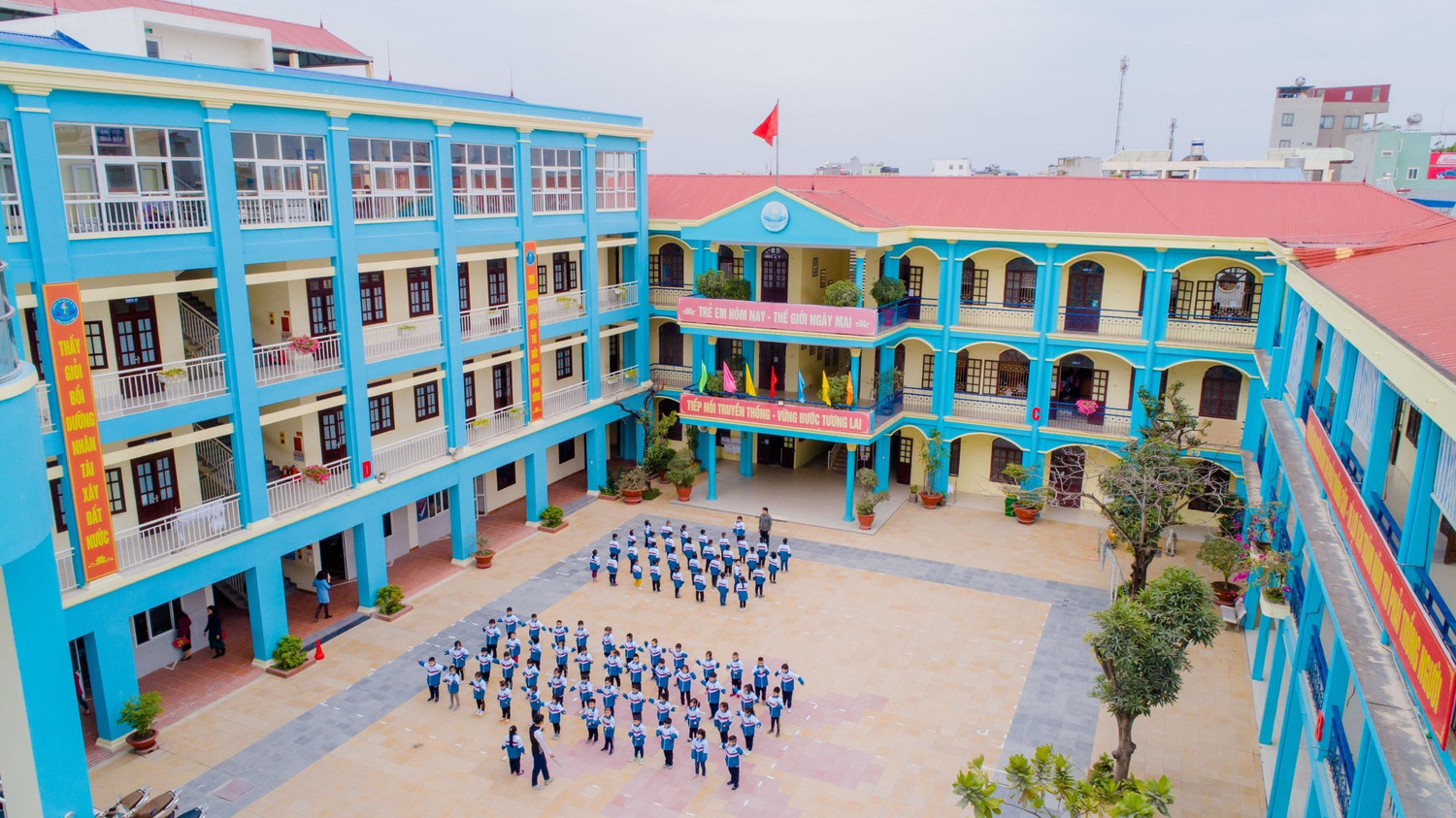 Trường Tiểu học Võ Thị Sáu (quận Lê Chân, Hải Phòng) được khoác lên mình tấm áo mới (Ảnh: Lã Tiến)