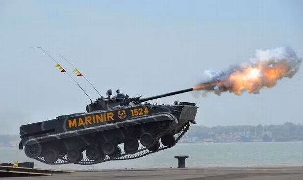 Tháng 10 năm 2014, Indonesia tổ chức duyệt binh quy mô lớn nhân ngày thành lập quân đội Tháng 10 năm 2014, Indonesia tổ chức duyệt binh quy mô lớn nhân ngày thành lập quân đội
