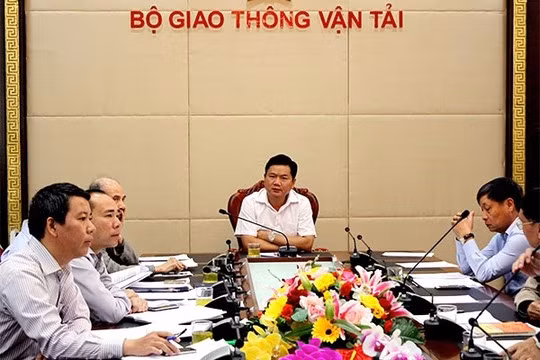 “Bệnh đồng phục” đang tàn phá xã hội Việt Nam ảnh 2
