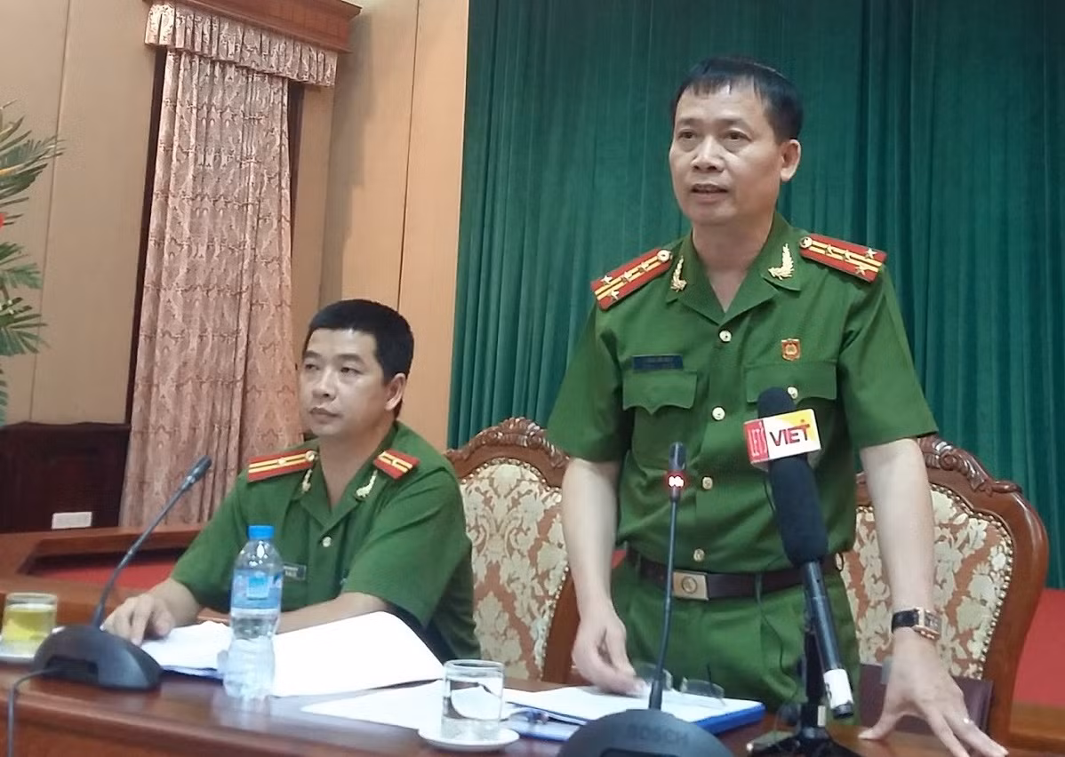 Đại tá Dương Văn Giáp - Trưởng phòng Cảnh sát hình sự Công an TP Hà Nội thông tin các vụ việc lừa đảo chạy công chức. ảnh: Ngọc Quang.