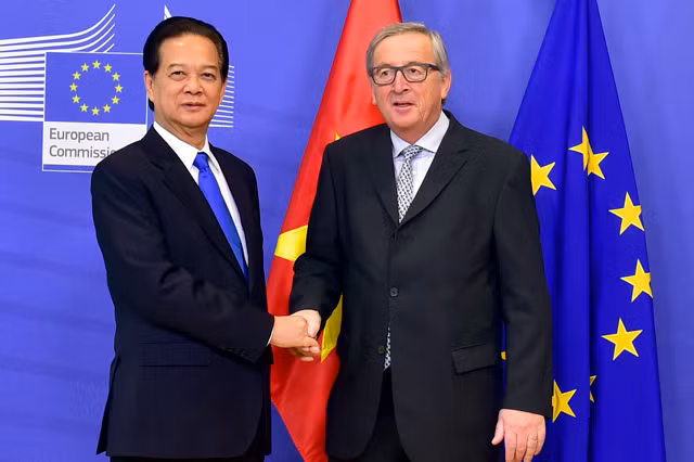 Thủ tướng Chính phủ Nguyễn Tấn Dũng và Chủ tịch Ủy ban châu Âu Jean-Claude Juncker. Ảnh: VGP Thủ tướng Chính phủ Nguyễn Tấn Dũng và Chủ tịch Ủy ban châu Âu Jean-Claude Juncker. Ảnh: VGP