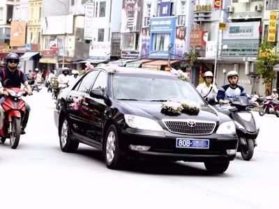 Xe công sử dụng sai mục đích. ảnh: Tiền phong. Xe công sử dụng sai mục đích. ảnh: Tiền phong.