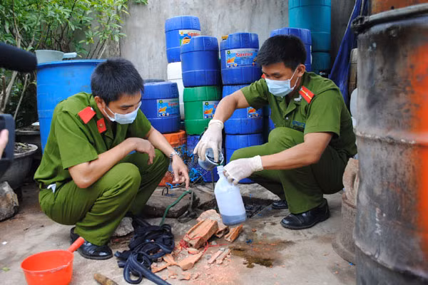 Cảnh sát Môi trường được quyền áp dụng các biện pháp nghiệp vụ ngăn chặn phá hoại môi trường. ảnh: Báo Tài nguyên và Môi trường.