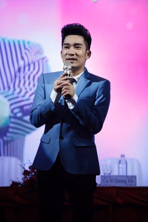 Ca sĩ Quang Hà