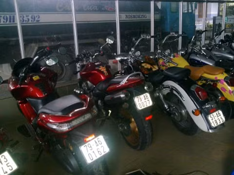 Ngô Thanh Liêm ở thôn Bãi Giếng 2, thị trấn Cam Đức, huyện Cam Lâm (tỉnh Khánh Hòa) đã từng ấp ủ dự định sưu tập xe từ khi còn rất nhỏ. Ngày ấy, ông đã bị những chiếc mô tô chạy trên đường “hút hồn”. Lớn lên một chút, ông bắt đầu mê xe.