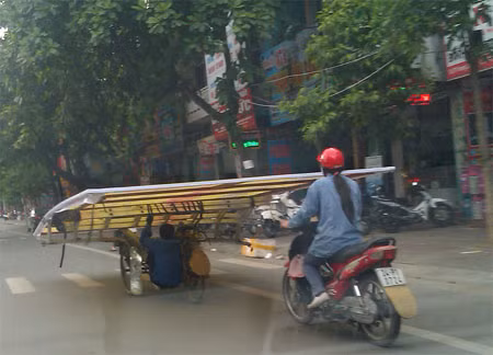 Lái xe không cần nhìn đường. Lái xe không cần nhìn đường.