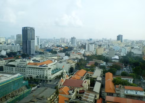 Bất động sản lao dốc, giảm giá nhiều phân khúc là cơ hội để nhiều người săn lùng nhà đất giá rẻ. Ảnh: Vũ Lê. Bất động sản lao dốc, giảm giá nhiều phân khúc là cơ hội để nhiều người săn lùng nhà đất giá rẻ. Ảnh: Vũ Lê.