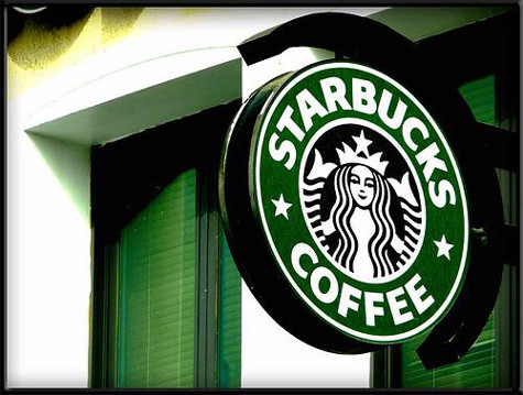 Theo ông Đặng Lê Nguyên Vũ, Starbucks đang mất dần bản sắc của mình khi bỏ đi chữ coffee trong logo cũ và bán tràn lan đủ các loại đồ uống trong cửa hàng của mình. Theo ông Đặng Lê Nguyên Vũ, Starbucks đang mất dần bản sắc của mình khi bỏ đi chữ coffee trong logo cũ và bán tràn lan đủ các loại đồ uống trong cửa hàng của mình.