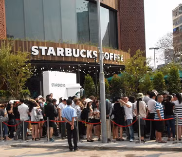 Người tiêu dùng Việt có biết rằng: Khi uống Starbucks là bạn đang đưa lên miệng thứ café xuất xứ từ Trung Quốc ngay chính tại mảnh đất đang là nơi cung ứng café số 1 thế giới.