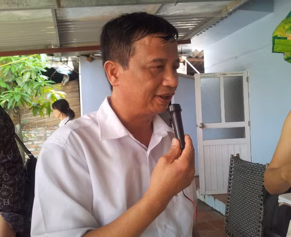 Ông Nguyễn Văn Quyết cho biết: “Hiện nay Vĩnh Sơn có khoảng 1.300 hộ với khoảng 5.700 nhân khẩu, thì có tới 850 hộ dân nuôi rắn. Rắn đã thay thế cho những con vật nuôi thuần nông khác ở làng nghề này, đem lại lợi nhuận cao hơn con trâu, con bò, con gà. Xây dựng ít tốn kém hơn, sử dụng lao động ít hơn, ô nhiễm môi trường ít hơn,…