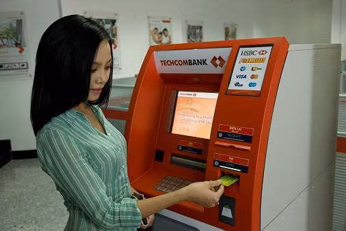 GĐ Trung tâm thẻ Techcombank bày cách rút tiền ATM hiệu quả nhất