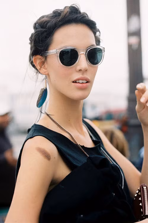 Bụi bặm với những phụ kiện độc đáo Xem thêm: Style búp bê mùa đông/Sao kết phong cách thời trang đường phố Bụi bặm với những phụ kiện độc đáo Xem thêm: Style búp bê mùa đông/Sao kết phong cách thời trang đường phố