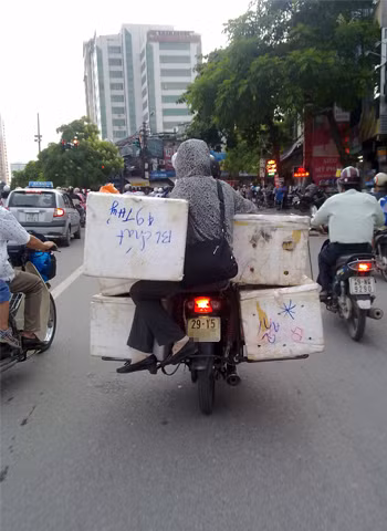 Chụp tại ngã tư Giảng Võ - Đê La Thành, Hà Nội. Ảnh: Linh Phan