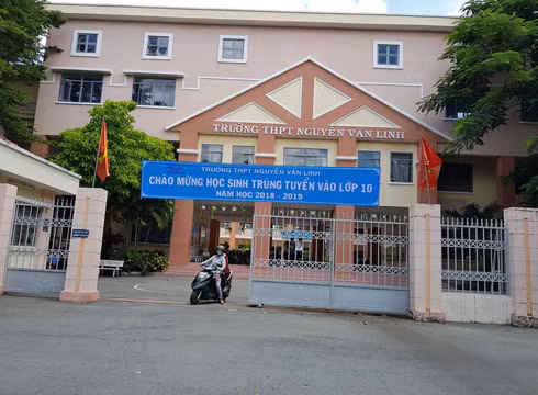 Trường trung học phổ thông Nguyễn Văn Linh, quận 8, Thành phố Hồ Chí Minh (ảnh: P.L) Trường trung học phổ thông Nguyễn Văn Linh, quận 8, Thành phố Hồ Chí Minh (ảnh: P.L)
