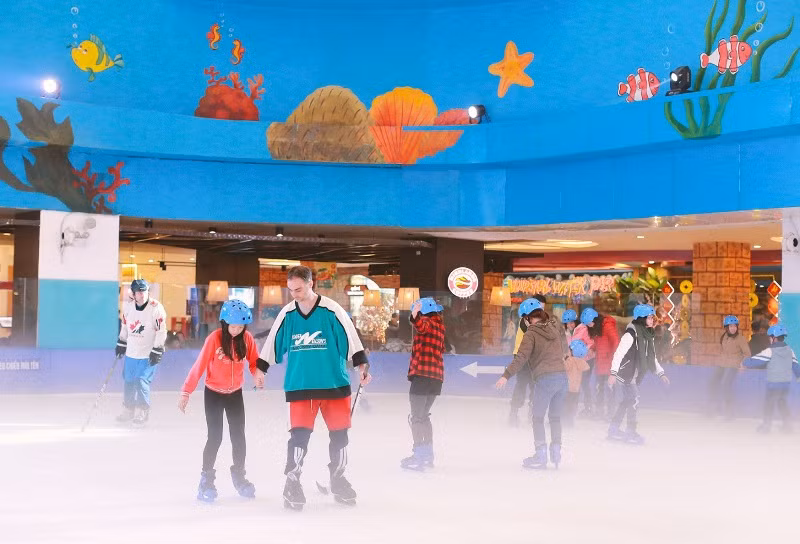Lớp học hockey với sự hướng dẫn tận tình chuyên nghiệp của các huấn luyện viên nước ngoài Lớp học hockey với sự hướng dẫn tận tình chuyên nghiệp của các huấn luyện viên nước ngoài