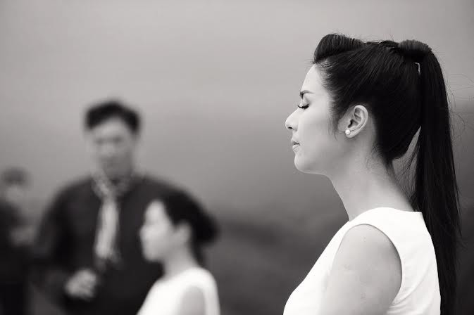 Tự hào giới thiệu rằng “Tôi là MISS Việt Nam, tôi làm ra sản phẩm như thế này”, Hân nghĩ rằng đó là cách quảng bá con người cảnh đẹp Việt Nam rất hiệu quả”.