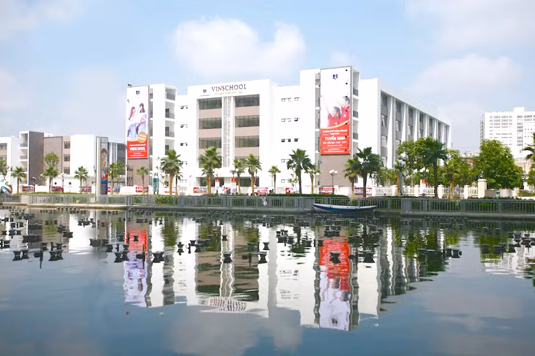 Trường Phổ thông Liên cấp Vinschool được đầu tư cơ sở vật chất hiện đại trên diện tích 2ha tại Khu đô thị Times City.