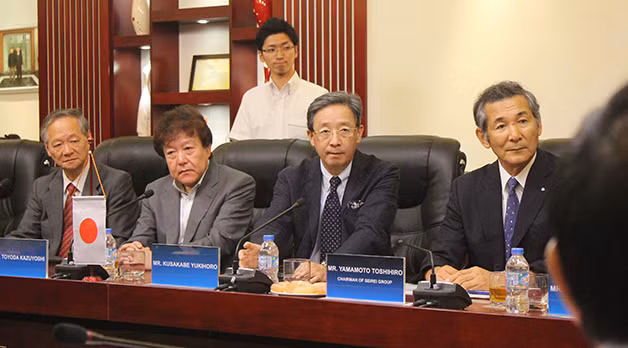 Mục tiêu quan trọng của Seirei là trao đổi với phía FLC về cơ hội hợp tác hai bên trong lĩnh vực đầu tư xây dựng cơ sở khám chữa bệnh, chuyển giao nguồn lực và hệ thống trang thiết bị y tế tiên tiến. Mục tiêu quan trọng của Seirei là trao đổi với phía FLC về cơ hội hợp tác hai bên trong lĩnh vực đầu tư xây dựng cơ sở khám chữa bệnh, chuyển giao nguồn lực và hệ thống trang thiết bị y tế tiên tiến.