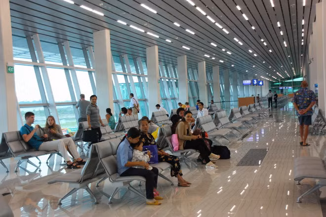 Nhà ga Phú Quốc hiện đại và khang trang. Nhà ga Phú Quốc hiện đại và khang trang.
