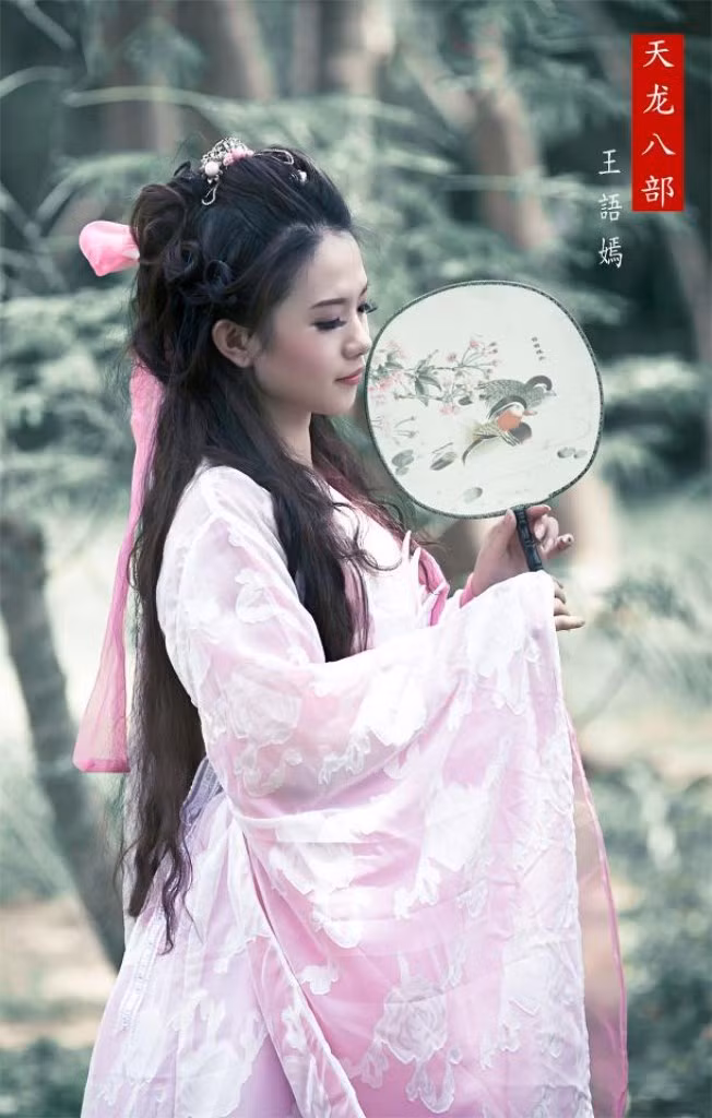 Nàng như một thiếu nữ e ấp bên chiếc quạt, duyên dáng, thẹn thùng. Xem thêm: Cơn sốt thiên sứ 9x - đẹp xinh như Alice ở xứ sở thần tiên. Nàng như một thiếu nữ e ấp bên chiếc quạt, duyên dáng, thẹn thùng. Xem thêm: Cơn sốt thiên sứ 9x - đẹp xinh như Alice ở xứ sở thần tiên.