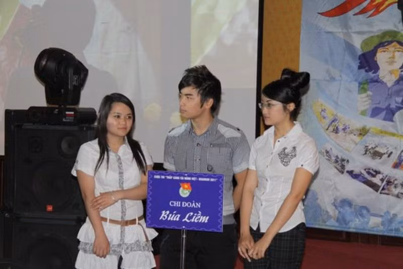 Cuộc thi là sự gia lưu, học hỏi giữa các đội như Búa liềm, sinh viên, Puskin...