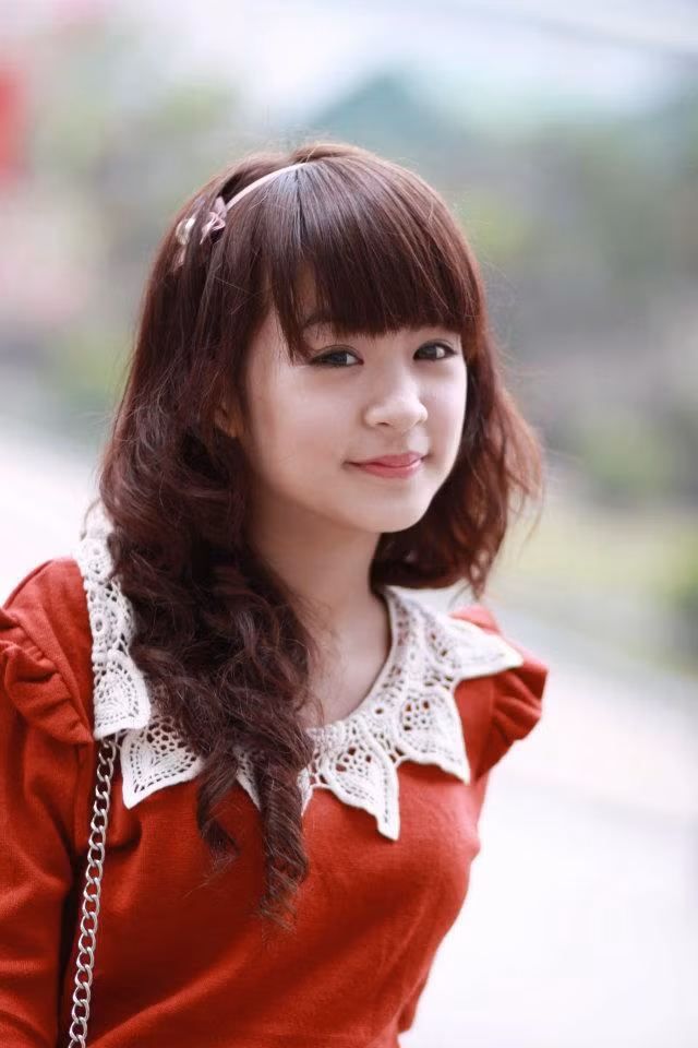 Huyền Trang sinh năm 1997, đang học trường THPT Lômnoxop, cô bạn dễ thương từng là người mẫu ảnh cho báo Sao Mai Huyền Trang sinh năm 1997, đang học trường THPT Lômnoxop, cô bạn dễ thương từng là người mẫu ảnh cho báo Sao Mai