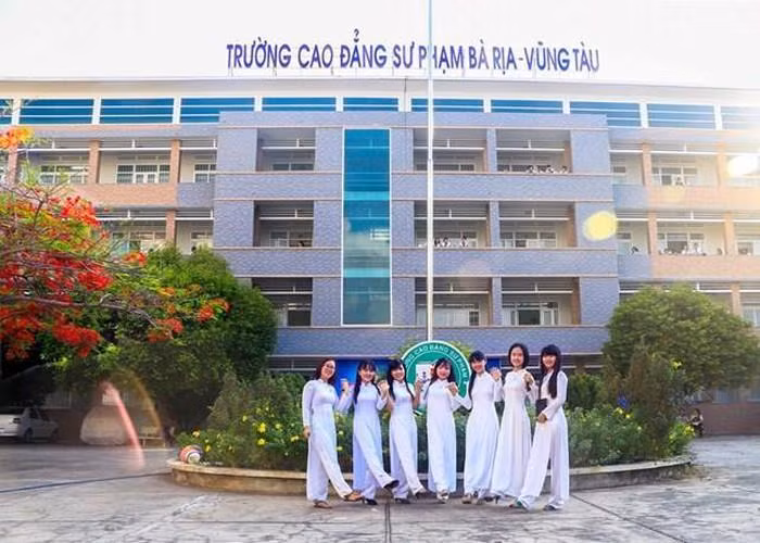 Các trường cao đẳng sư phạm mong nhận được câu trả lời từ Bộ Giáo dục và Đào tạo về hướng phát triển mới. (Ảnh minh họa: Báo Đại đoàn kết) Các trường cao đẳng sư phạm mong nhận được câu trả lời từ Bộ Giáo dục và Đào tạo về hướng phát triển mới. (Ảnh minh họa: Báo Đại đoàn kết)